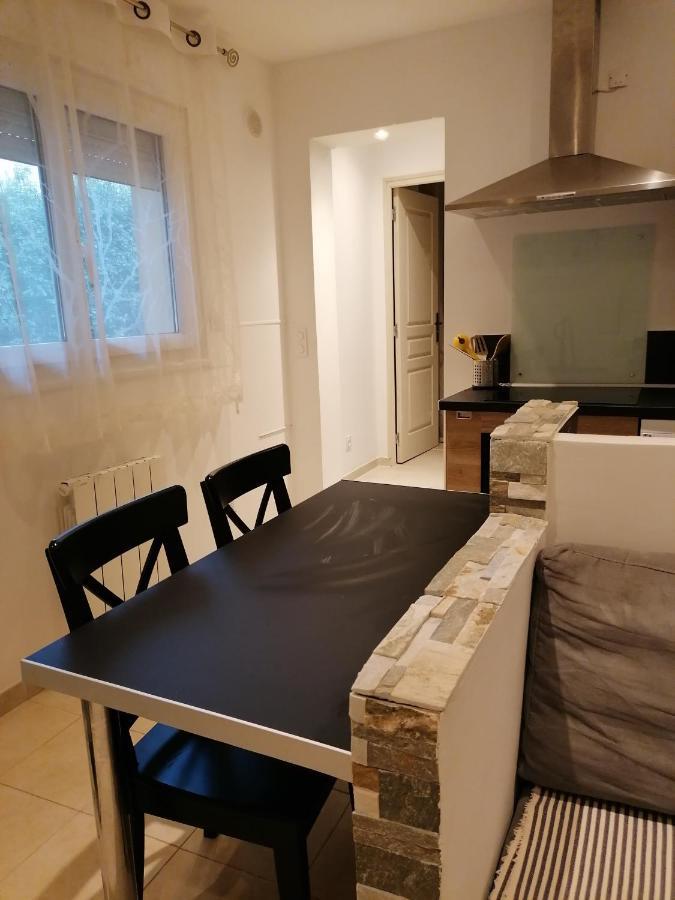 Appartement T2 Rez De Villa Proche Bord De Mer Le Pradet Eksteriør bilde