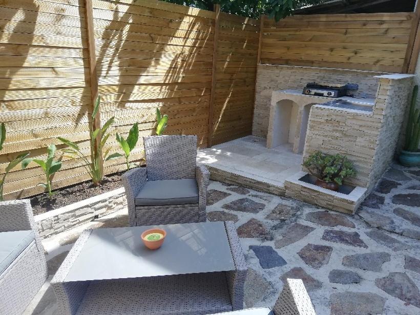 Appartement T2 Rez De Villa Proche Bord De Mer Le Pradet Eksteriør bilde